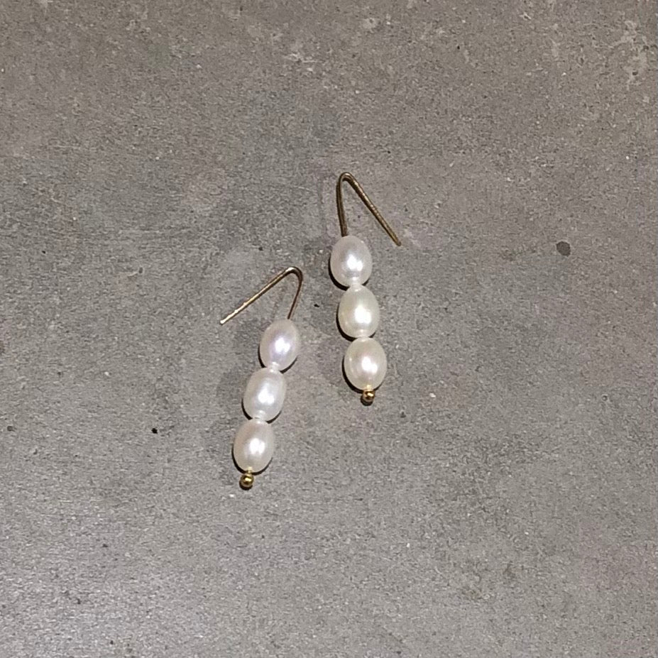 Drop Dead Gorgeous Pearl  Earrings - White