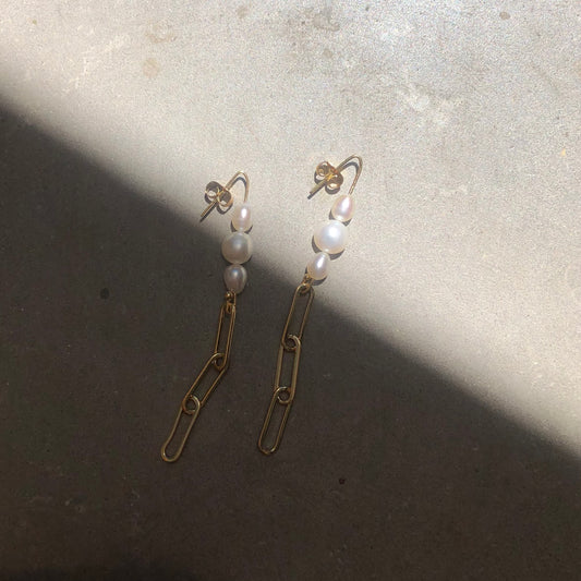 Day and Night Pearl  Earrings