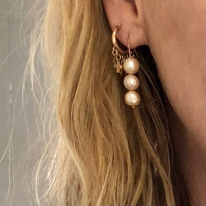 Drop Dead Gorgeous Pearl  Earrings - Natural